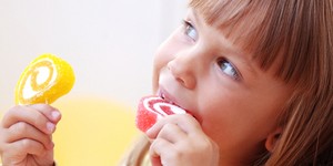 Чому діти люблять солодощі?