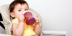 Як правильно вводити соки в раціон малюка
