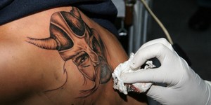 Вчені: Татуювання можуть викликати рак