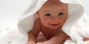 Купання малюка: температура води