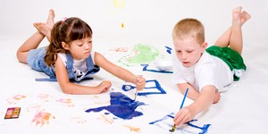 Якими кольорами малює дитина