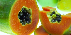 Листя папайї здатні побороти рак